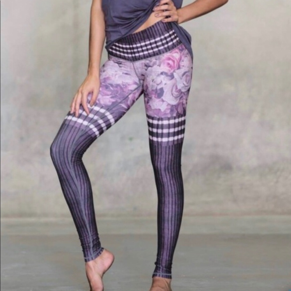 Niyama sol “in bloom “ barefoot leggings